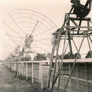 chris cross array - molonglo radio telescope heritage image