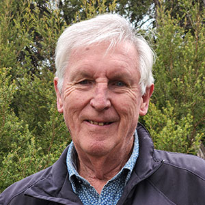 Mr Dennis Trewin