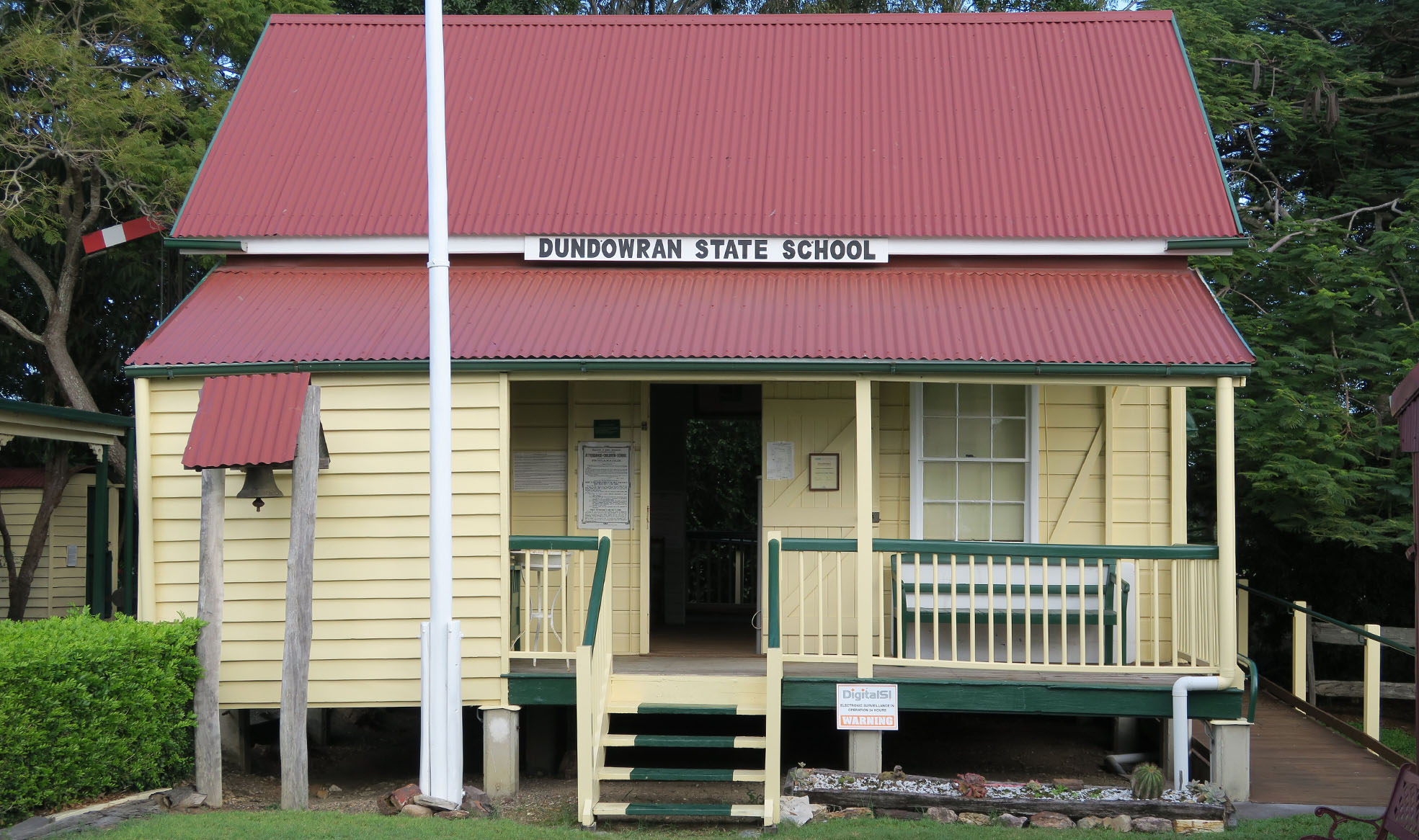 takes you to National Registry of School Museums