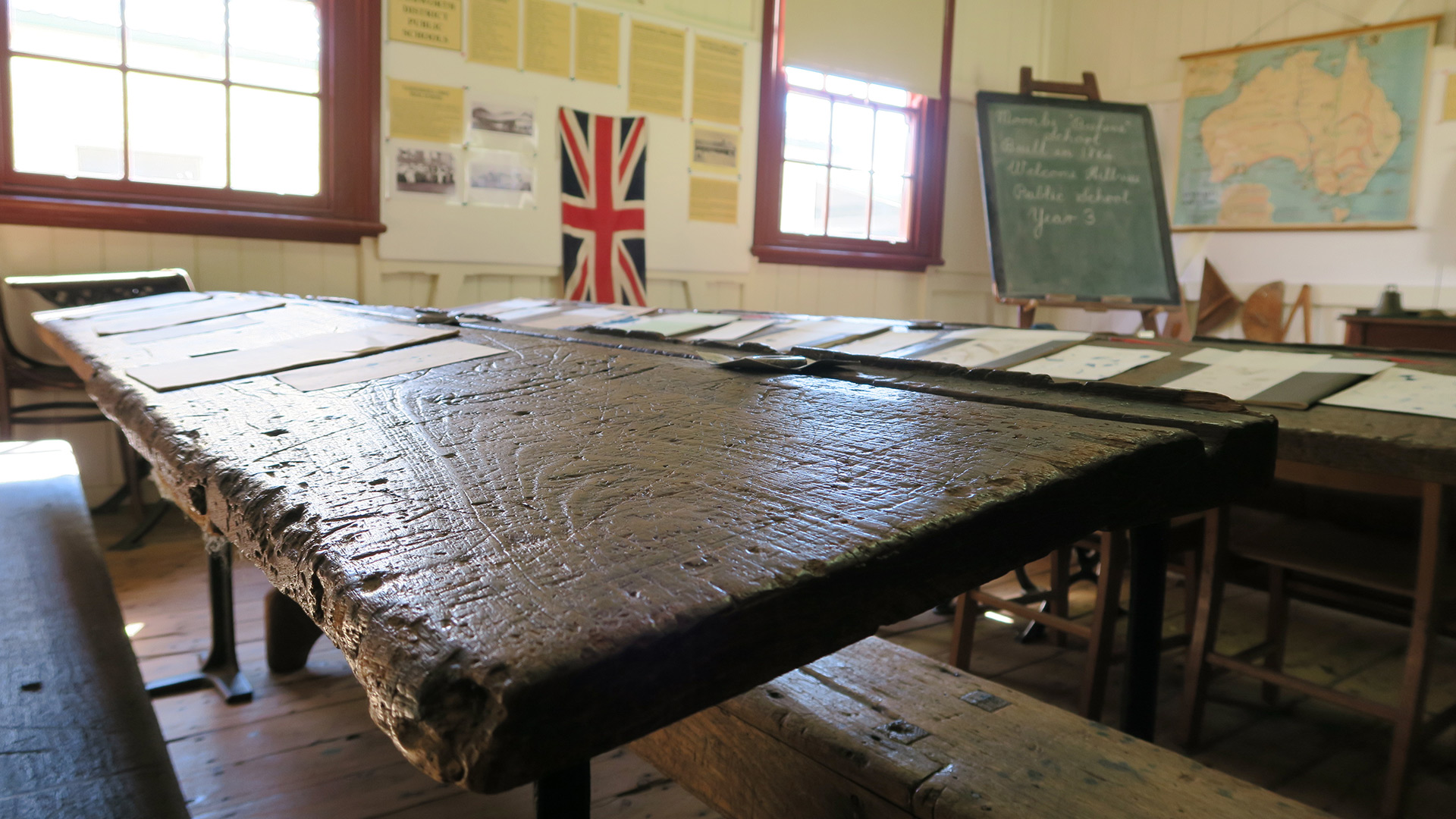 School museum ANME aims to promote the historical study of education, and assists the publication of original research related to the rich primary sources in its collection that include policy and curriculum documents, textbooks and everyday working materials. Through publication, it seeks to contribute to the the full appreciation of historical research in education. ANME also seeks to support local school museums, preserve and develop their displays and collections.